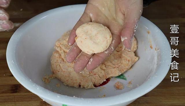 胡萝卜怎么炒好吃，胡萝卜怎么炒最好吃又简单（胡萝卜这样炒很好吃）
