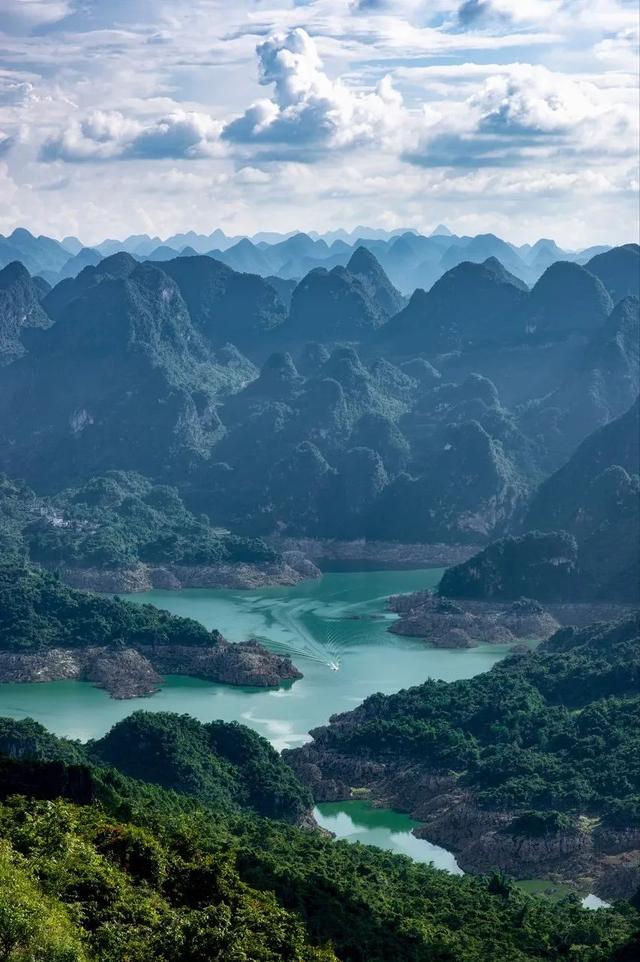 贵州兴义马岭河峡谷风景介绍，万峰成林峡谷飞瀑