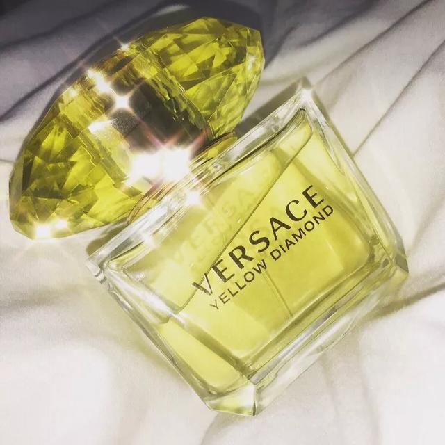 范思哲蓝牛仔香水，范思哲香水女款哪个好（范思哲香水怎么辨别真假）