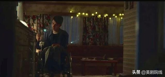 9.4的高分英剧，评分9.4的最强英剧《万物生灵》