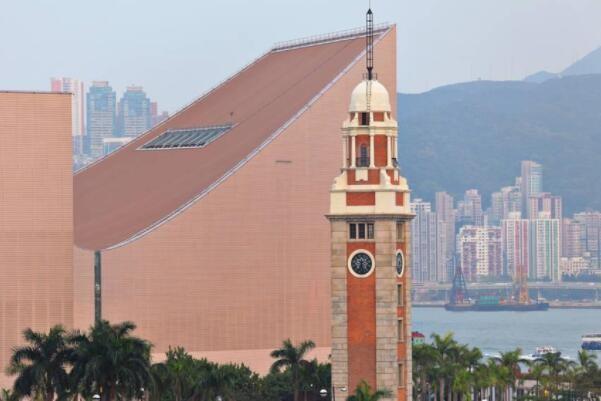 全国最高的钟楼，是中国现存形制最大、保存最完整的一座