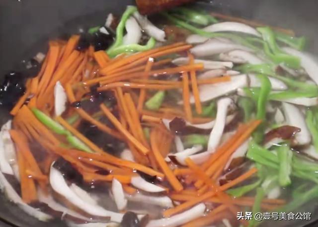 怎样制作鱼香肉丝的酱汁，鱼香肉丝想要做的好吃