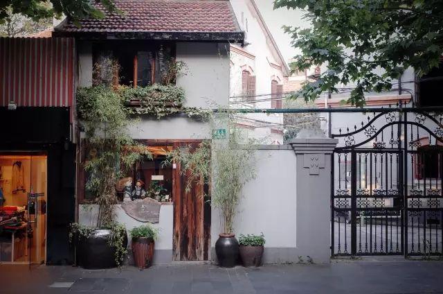 上海最好玩的地方，上海必须去玩的地方有哪些（去上海十个必打卡地）