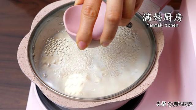 蘑菇汤怎么做好喝，浓郁甘甜奶香十足（蘑菇汤怎么做嫩滑鲜美）