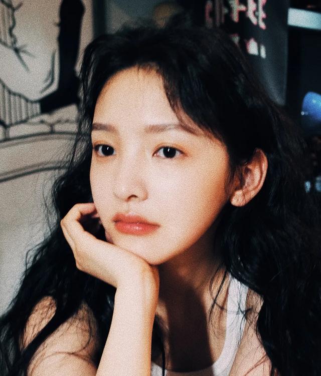 减龄直发发型，你适合“直发”还是“卷发”