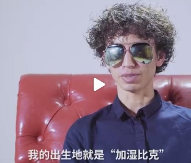 滑板鞋庞麦郎原版哪年的，我的滑板鞋原唱庞麦郎为何家徒四壁住砖房