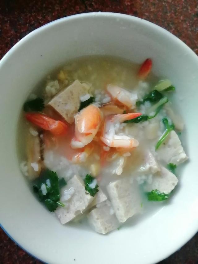 潮汕砂锅粥做法菜谱，简易版潮汕砂锅粥的做法大全