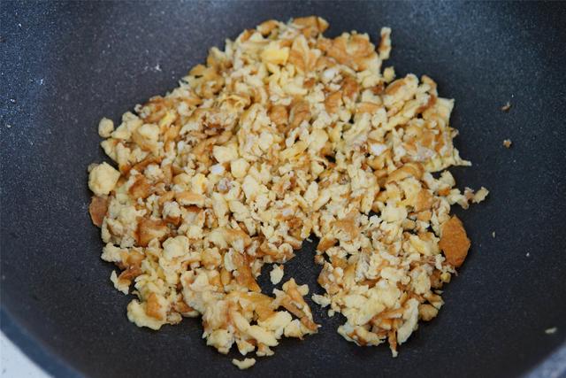 白菜包子馅怎么做好吃，夏天怎么做白菜馅包子（白菜包子这样调馅太香了）