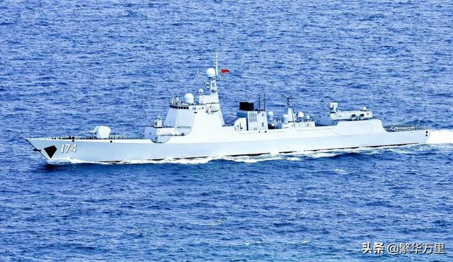 052d驱逐舰到底有多强，海峡对岸的4艘基德级驱逐舰