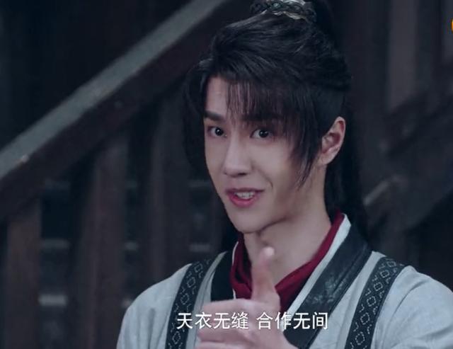 赵丽颖最近消息，有翡赵丽颖最新消息（剪短发穿“人鱼姬”礼服）