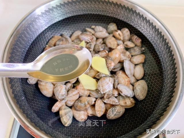 花蛤怎么炒又嫩又香，10分钟上桌鲜美滑嫩