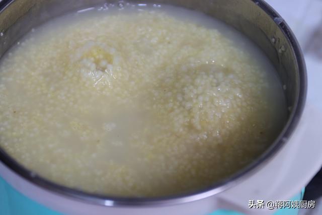 红枣小米粥的做法，红枣小米粥的10种食谱（它是一种具有较高营养价值的益智粥品）