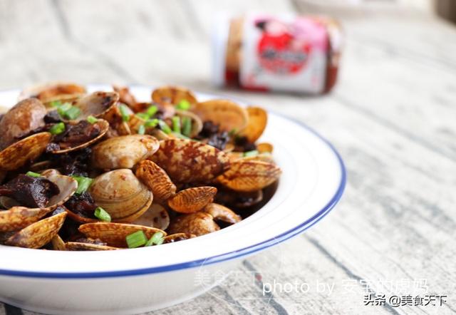 花蛤怎么炒又嫩又香，10分钟上桌鲜美滑嫩