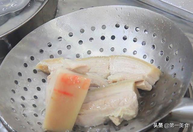 条子肉制作过程，厨师长教你做条子肉