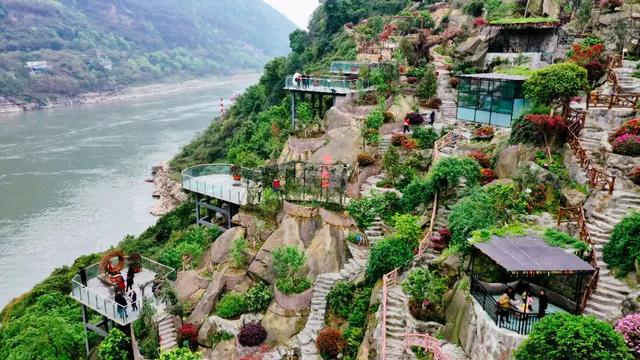 南湖多彩植物园，这个季节重庆哪些地方旅游最适合（邀你来看“漫山红”）