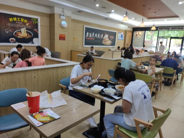 老潼关肉夹馍加盟，潼关凉皮肉夹馍加盟店（潼关肉夹馍产业转型发展之路）