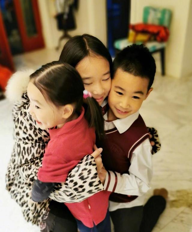 赵文卓大女儿近照曝光，赵文卓女儿玫瑰现在多大了