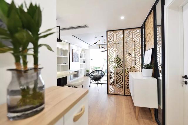 穿堂煞隔断效果图，分区不用砌墙巧用屏风隔断（进门隔断屏风效果图大全）