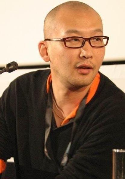 导演管虎个人简历，见证您与妈妈的患难与恩爱