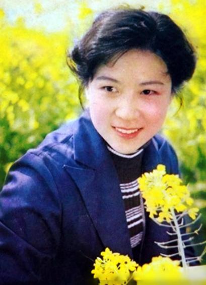 王馥荔儿子王骁见证父母50年，见证父母50年美满婚姻