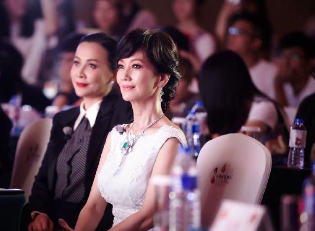 艺术人生赵雅芝，38岁出演白娘子的赵雅芝（揭秘为什么赵雅芝推掉白娘子）