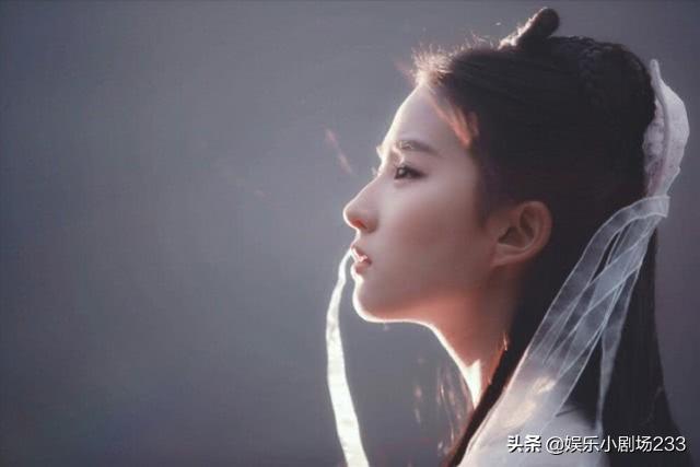 刘亦菲是什么脸型，刘亦菲真人脸型是瓜子脸（终于看到刘亦菲的真实“面目”）
