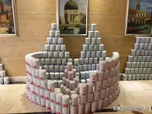 婴儿用品店，一家母婴用品店