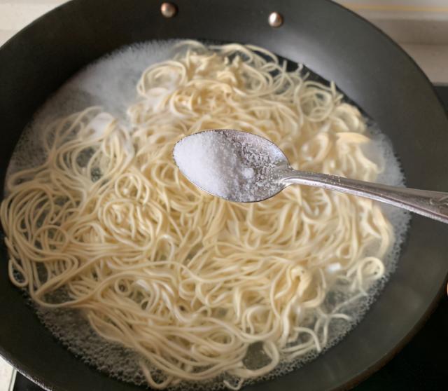 正宗家常肉丝面的做法，肉丝面的做法是什么