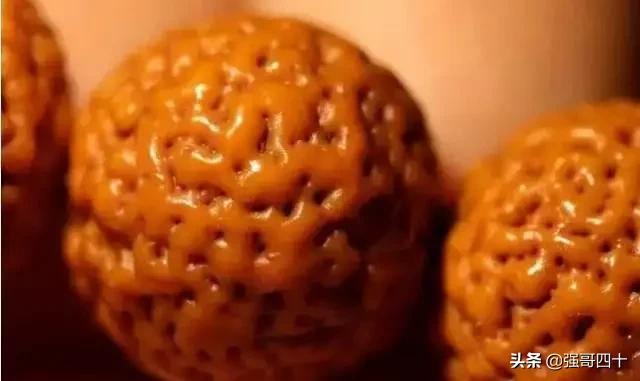 文玩手串怎么盘玩最好，八大热门手串正确把玩姿势