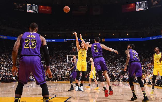 库里和哈登个人荣誉比拼，一样的圣诞不一样的心情