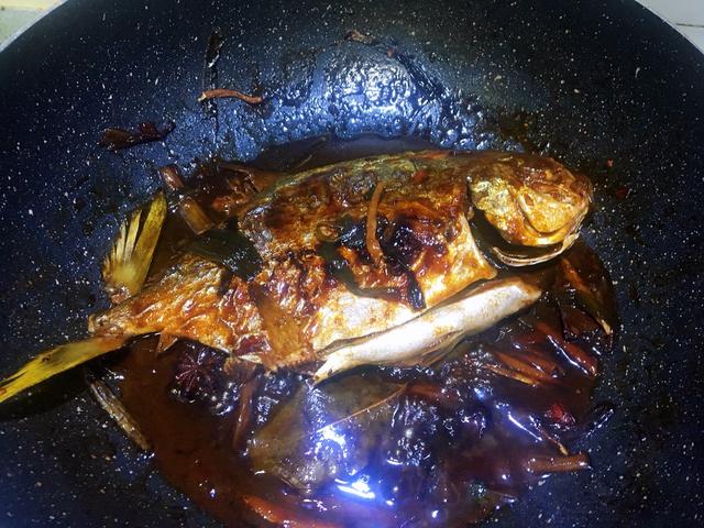 红烧鱼什么鱼好吃，红烧鱼要买什么鱼来做好吃一点（教你好吃的红烧鱼做法）