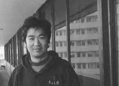 张国立的婚姻史，张国立与罗秀春离婚34年