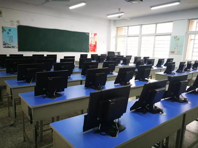 江苏省徐州技师学院官网信息门户，江苏省徐州技师学院信息工程学院