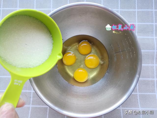 小蛋糕的制作方法，在家自己制作小蛋糕简单做法