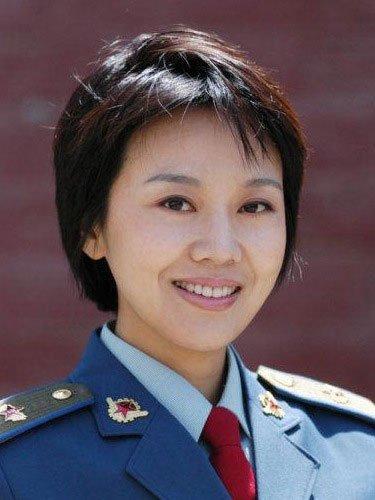 影视演员闫妮个人简历，余男：我们的四十岁不是豆腐渣