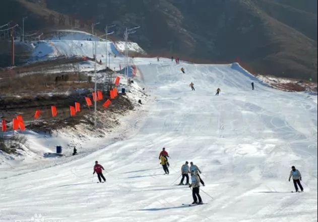 辽宁滑雪场排名，沈阳滑雪场都有哪些（辽宁10大温泉度假村）