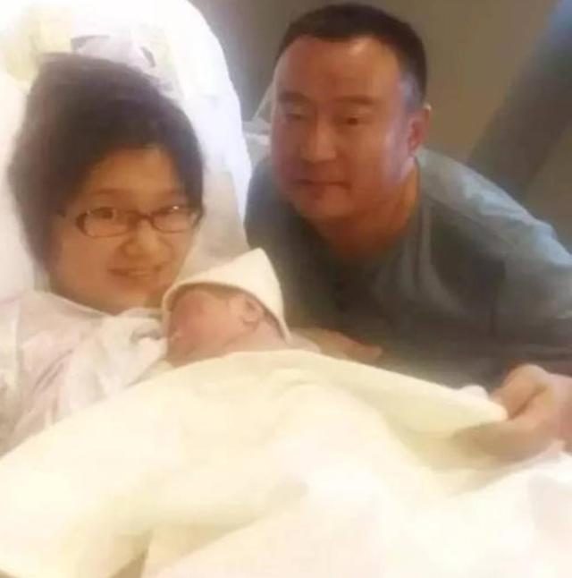 杨振宁多少岁和翁帆结婚，28岁翁帆和82岁杨振宁