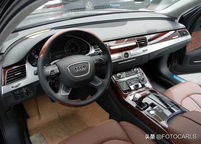 奥迪a8lw12，全新奥迪a8lw12评测（网友：看着比奔驰S气场足）