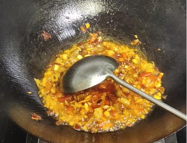 酸辣炒鸡爪的做法大全家常窍门，酸辣味的炒鸡爪