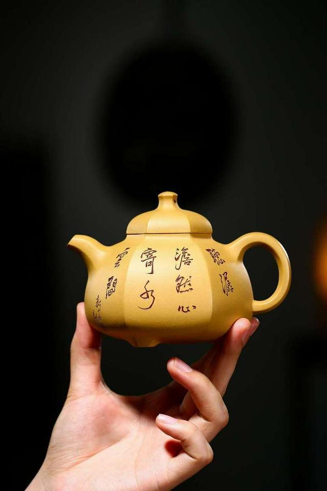 紫砂青段泥在紫砂里边是什么档次，高工花器作品顶级青段泥