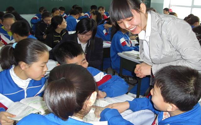 最美教师张丽莉图片，女教师张丽莉个人简历（“最美教师”张丽莉写给孩子的信）