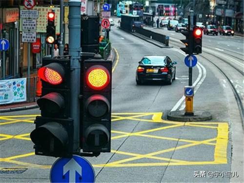闯红灯多久收到短信，一般违章闯红灯几天收到信息