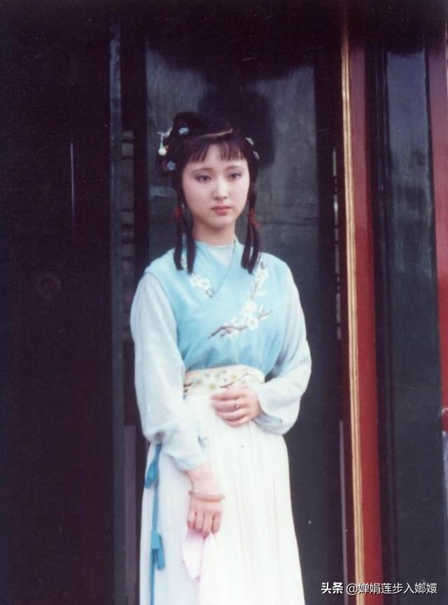 对林黛玉的评价，曹雪芹对林黛玉的评价（林黛玉：傲骨之外多了一点傲气）