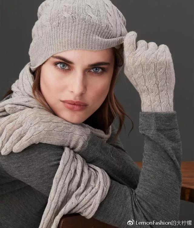 奈蔻羊绒外套，系出平门却妥妥