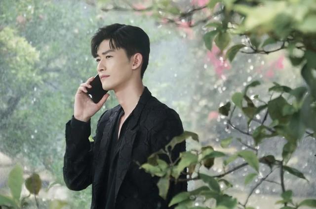 冷酷总裁邪魅女，为什么张翰被称为霸道总裁（霸道女总裁人设却有一张巧笑嫣然的脸）