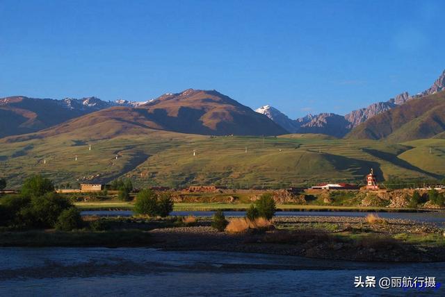 新都桥草原风景，新都桥—塔公草原—雅砻江河谷——迷人的夏季风光