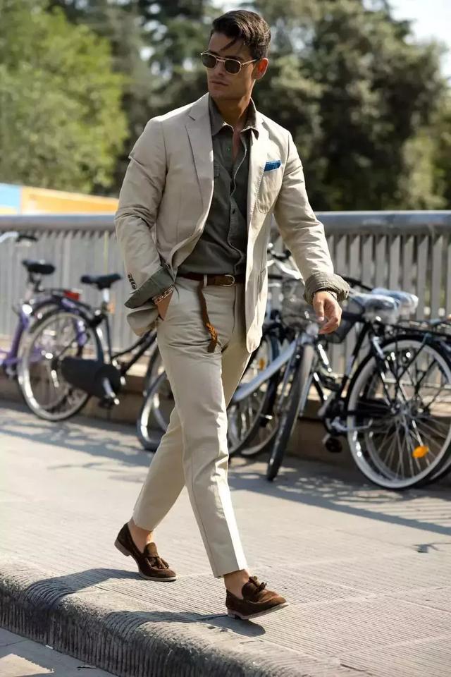 太阳镜怎么挑选，怎么选择适合自己的太阳镜（夏天开车阳光刺眼）