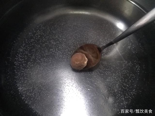 牛肉丸的制作方法，如何做出来的牛肉丸好吃（家庭版制作Q弹的牛肉丸）