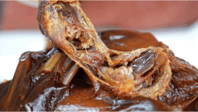 湖南常德特产正宗酱板鸭，18道工序秘制而成