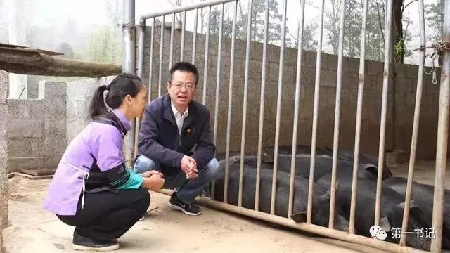 郭沫若天上的街市，关于郭沫若的天上的街市（七年级语文上册二十课《天上的街市》课文笔记）